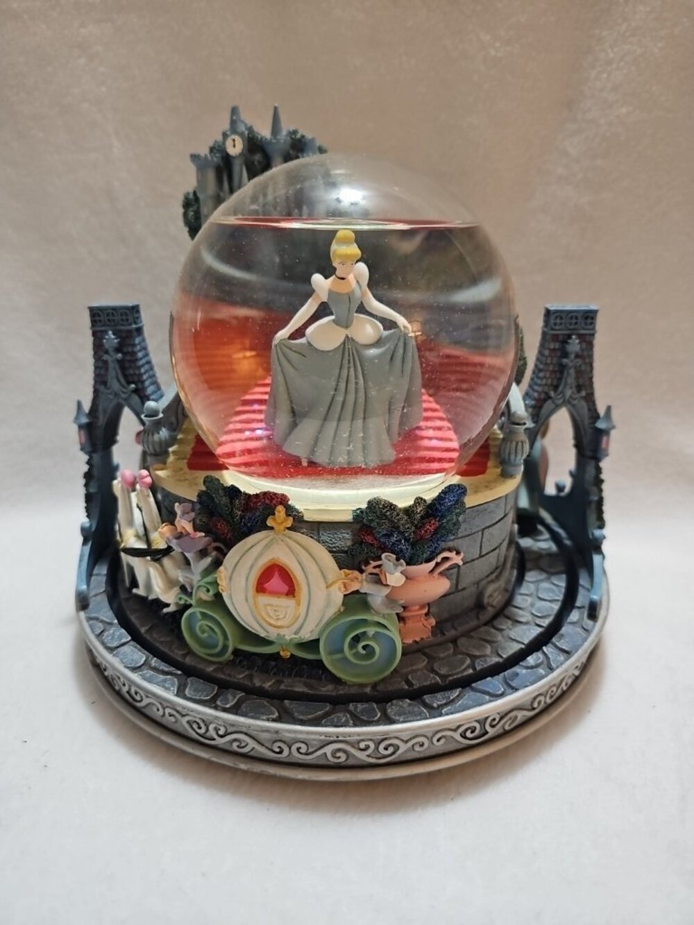 Cinderella Musical Snow Globe With Rotating Castle Carriage. Works. READ